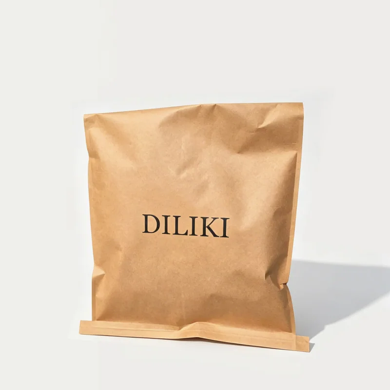 Heavy duty reinforced shipping bags engineered with high-weight-bearing capacity for boutique apparel